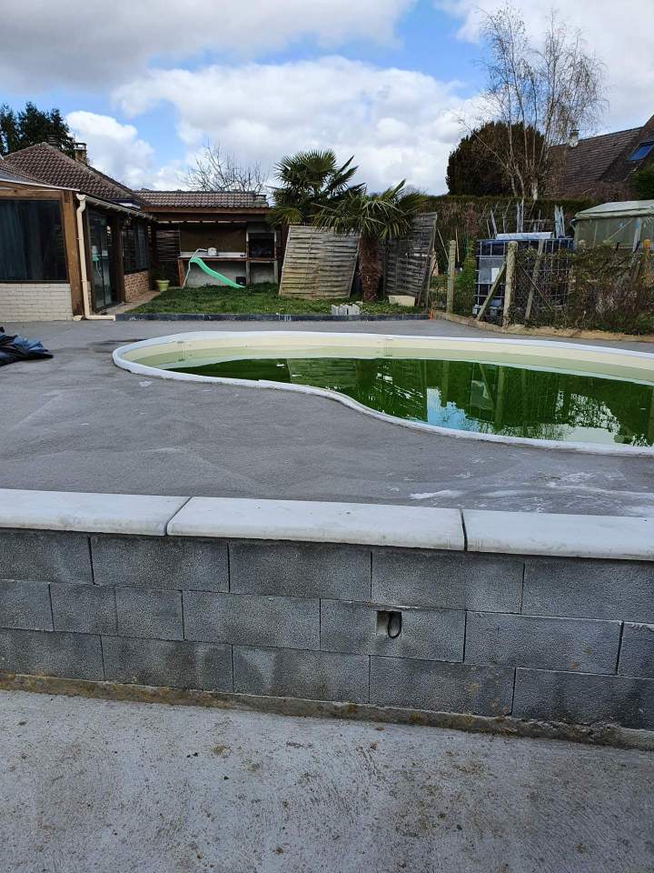 Agencement de piscine Auzances